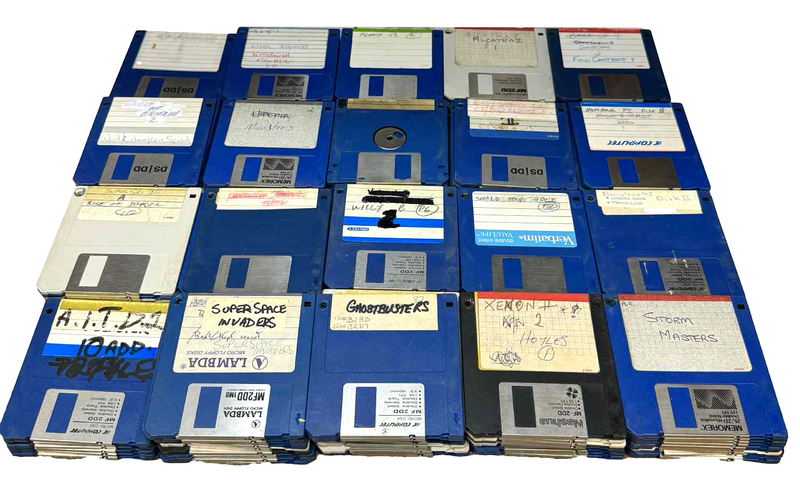 190 X Mixed DD 3.5 Floppy Amiga Double Density - Untested, Holes Burnt on Left0