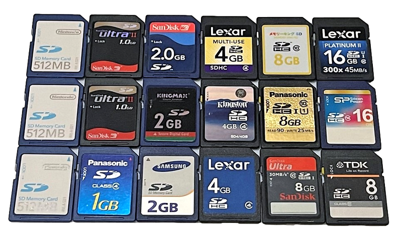 Ramdom SD Secure Digital Memory Cards SD Nintendo 3DS DSi Camera Sandisk Lexar (Preowned)